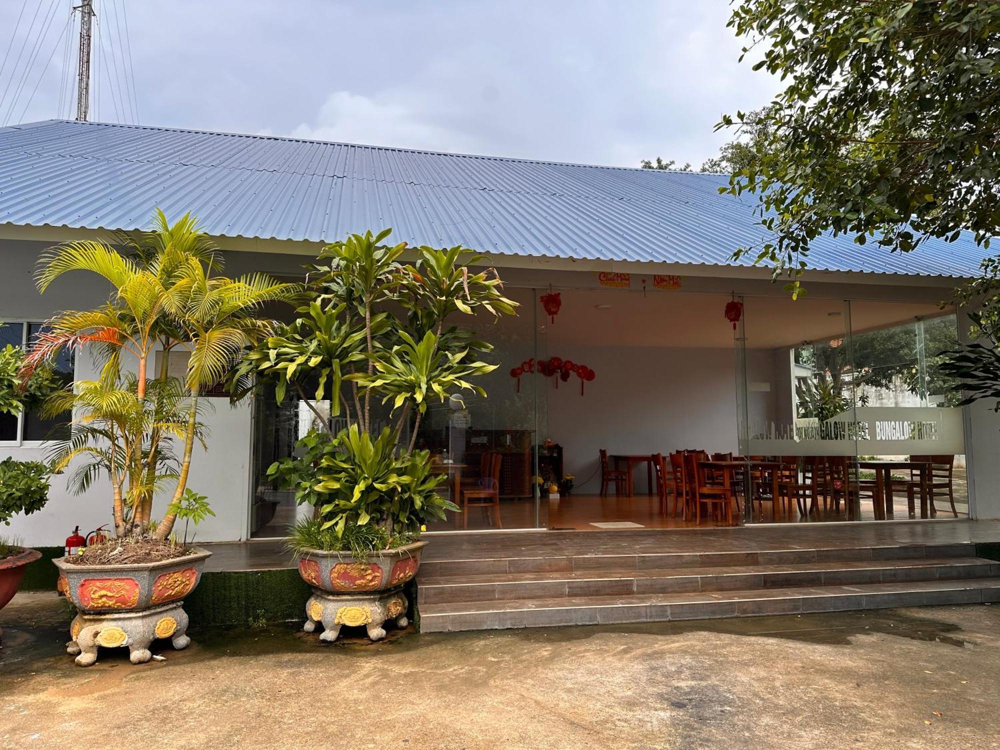 Bungalow Hotel Chi Khu Co Ong Esterno foto